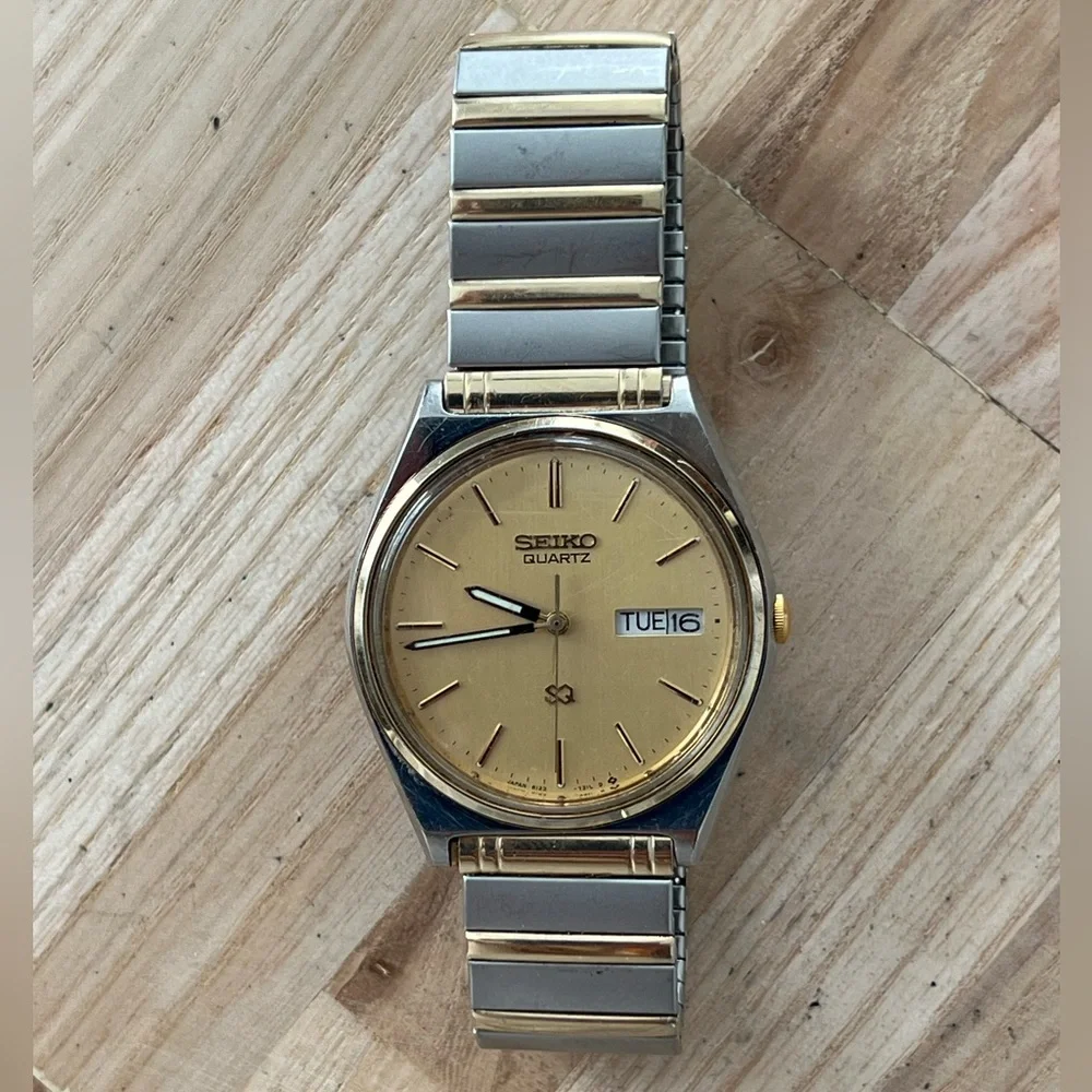 Seiko SQ Men’s Watch Vintage Gold Dial Day Date Window Two-Tone Stretch Bracelet